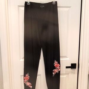 Wide black pant with embroidery sz M
